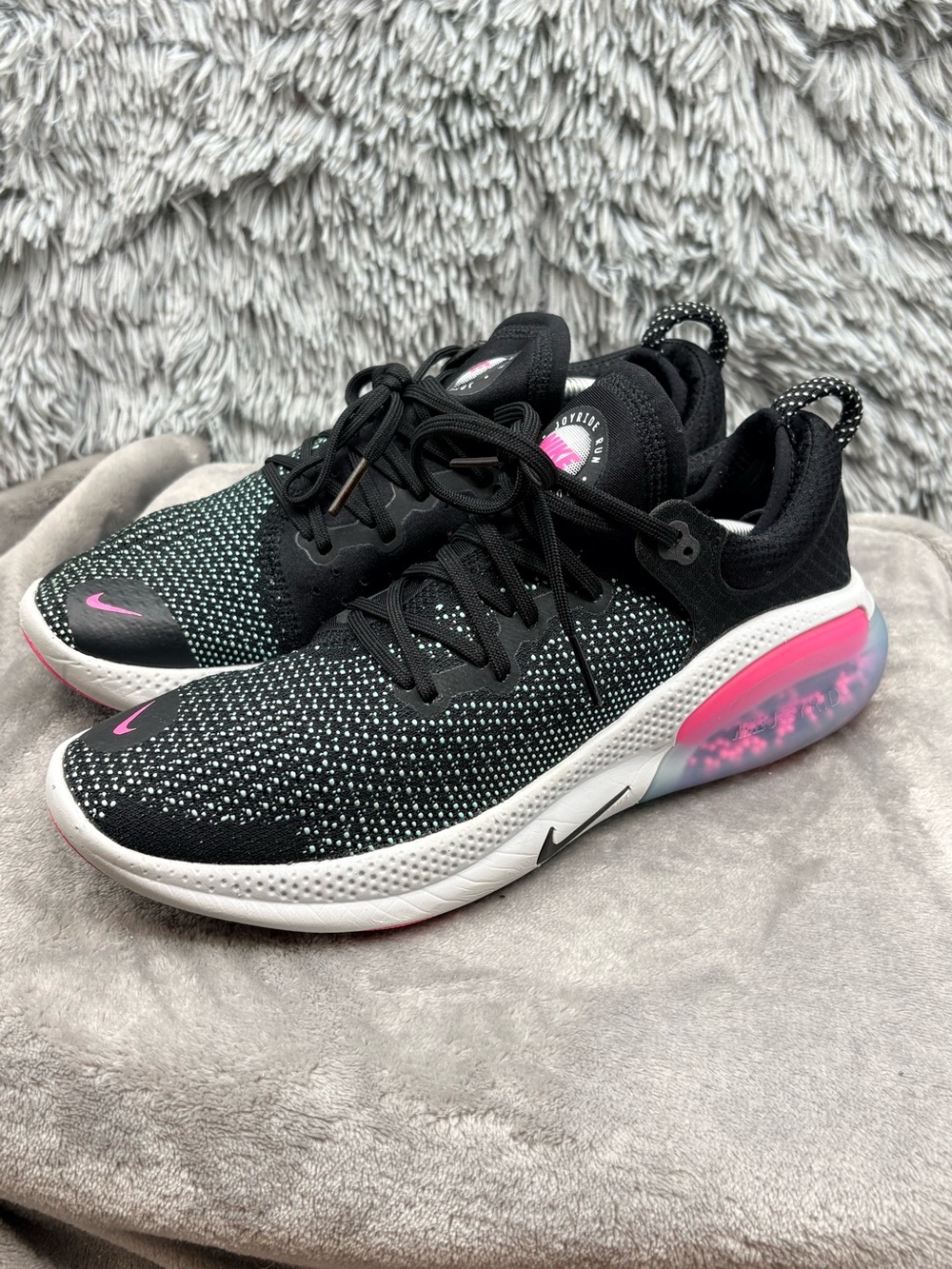 Nike Joyride Run Flyknit Sneakers Womens Womens 9 Black Pink Blast CT1575- 001